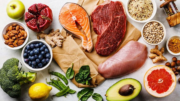 Cildinizi dengeli beslenerek destekleyin